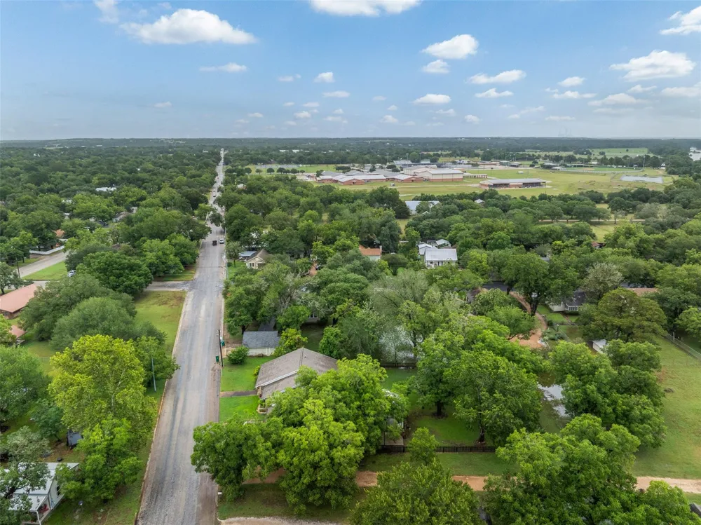 918 S Madison Street La Grange, TX 78945