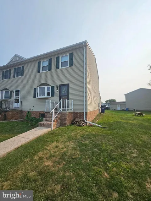 31 PIONEER LANE