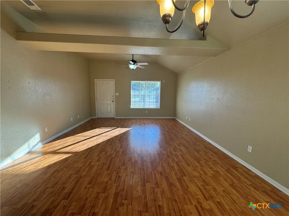 3003 Baldwin Loop Killeen, TX 76549