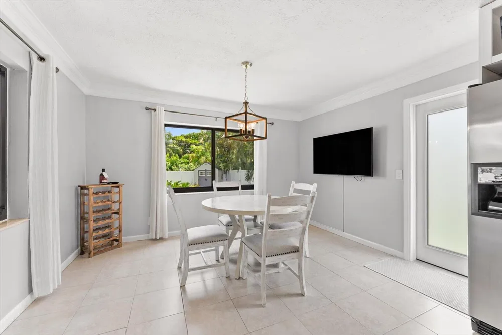 728 NE 9TH AVENUE Boynton Beach, FL 33435