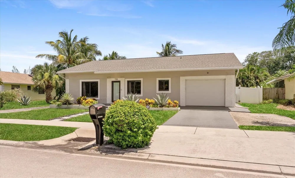 728 NE 9TH AVENUE Boynton Beach, FL 33435