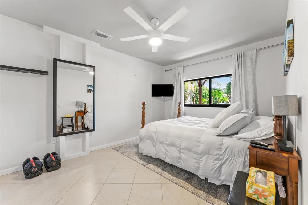 728 NE 9TH AVENUE Boynton Beach, FL 33435