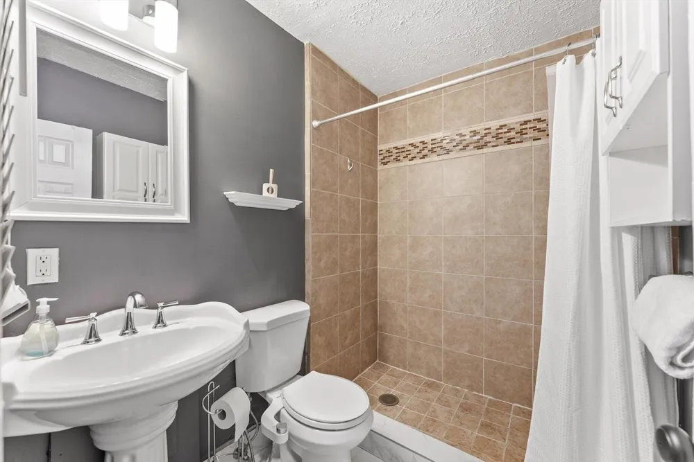 728 NE 9TH AVENUE Boynton Beach, FL 33435