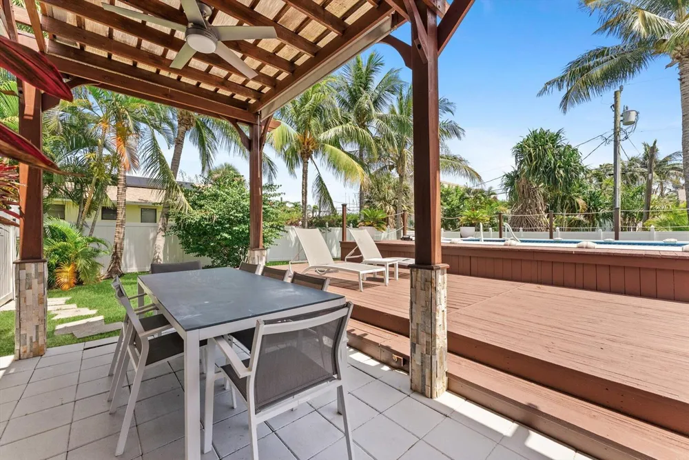 728 NE 9TH AVENUE Boynton Beach, FL 33435