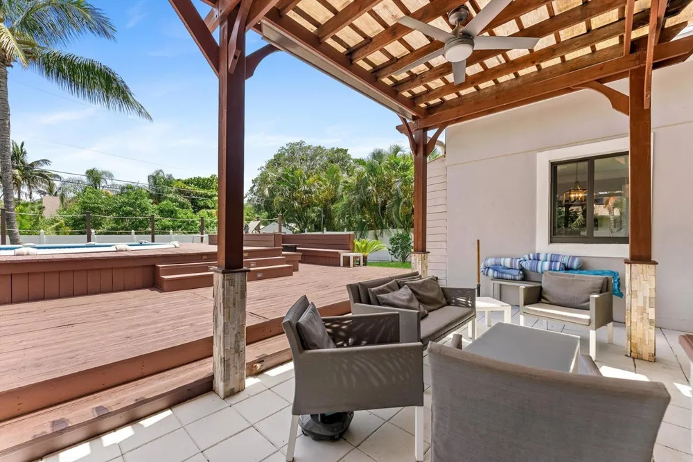 728 NE 9TH AVENUE Boynton Beach, FL 33435