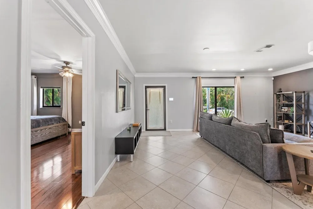 728 NE 9TH AVENUE Boynton Beach, FL 33435