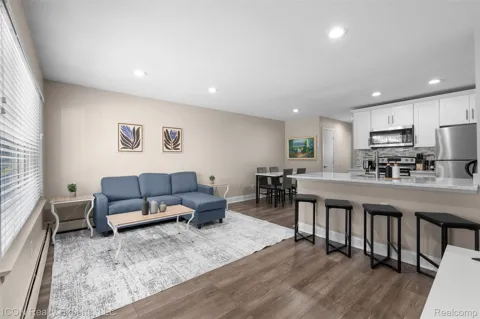 2325 W 13 Mile Rd