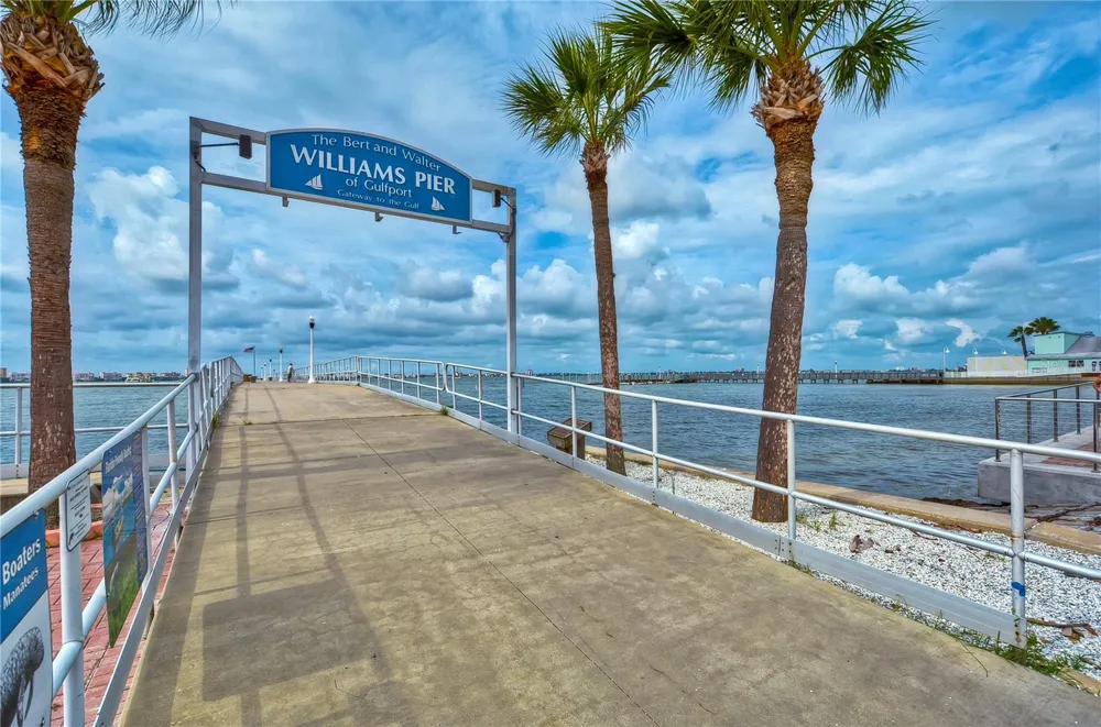 5509 15TH AVENUE S Gulfport, FL 33707