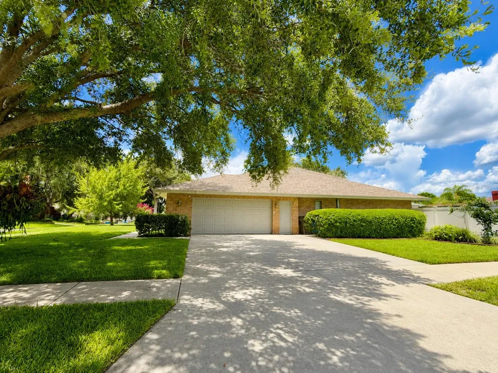 411 SUMMIT CHASE DRIVE Valrico, FL 33594