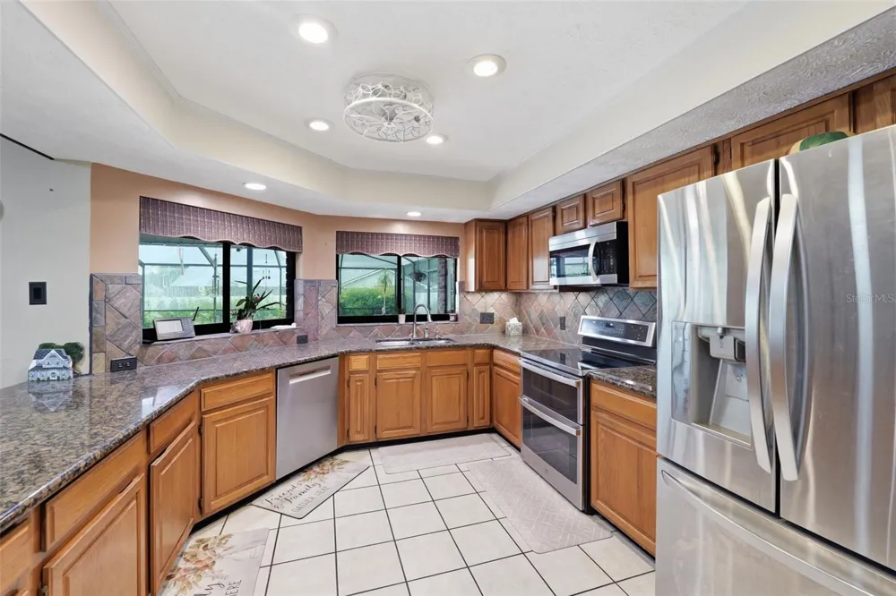 411 SUMMIT CHASE DRIVE Valrico, FL 33594