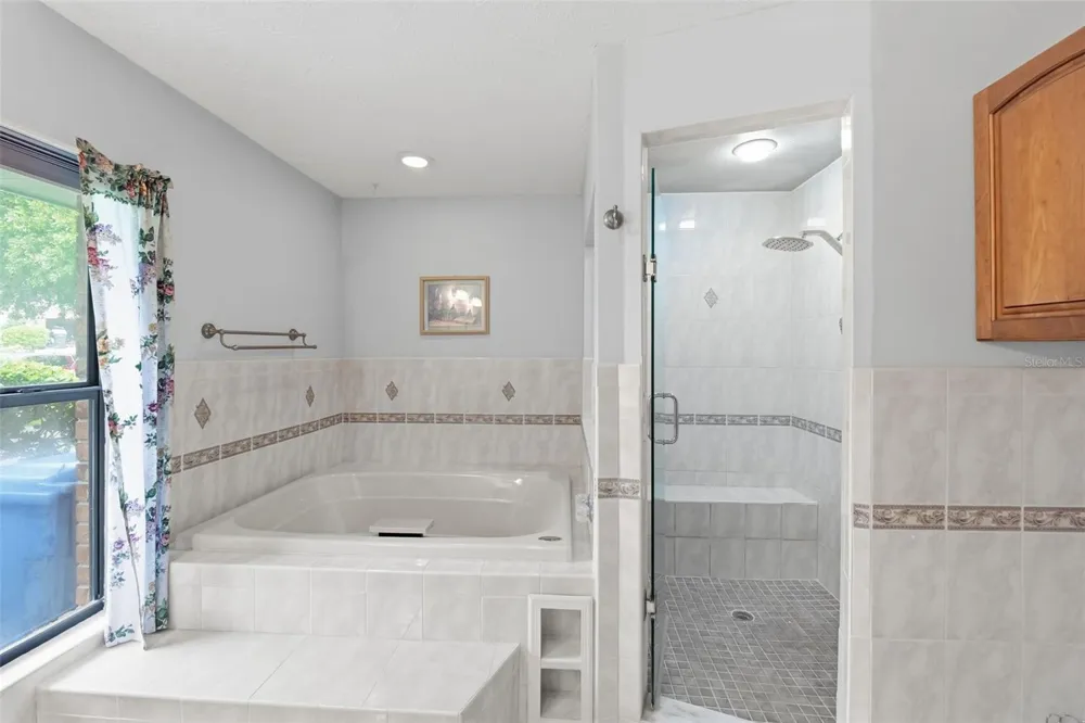411 SUMMIT CHASE DRIVE Valrico, FL 33594