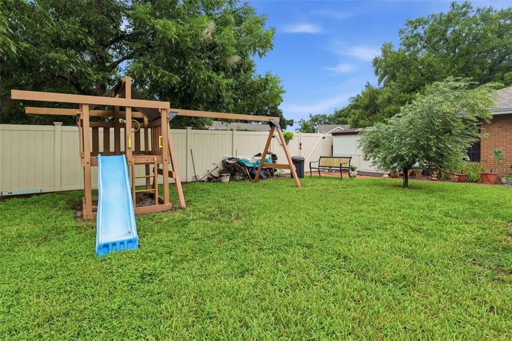 411 SUMMIT CHASE DRIVE Valrico, FL 33594
