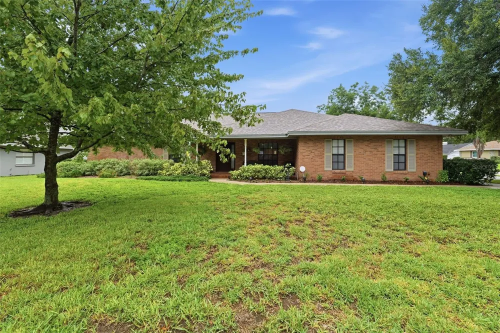 411 SUMMIT CHASE DRIVE Valrico, FL 33594