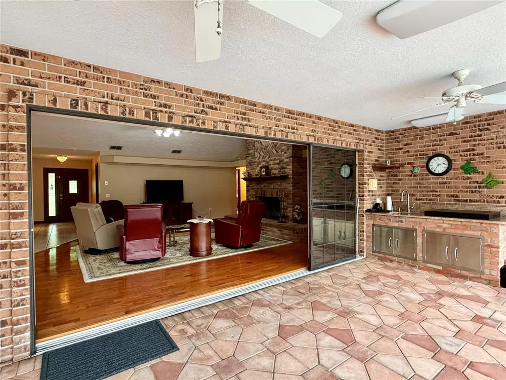 411 SUMMIT CHASE DRIVE Valrico, FL 33594