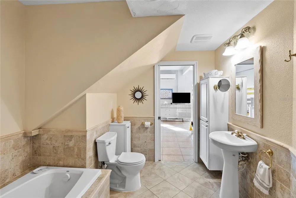 255 46TH AVENUE St Pete Beach, FL 33706