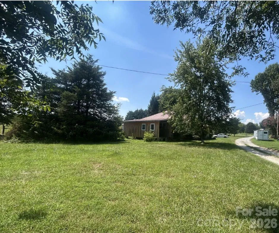 2981 W Old Nc 150 Highway Crouse, NC 28033