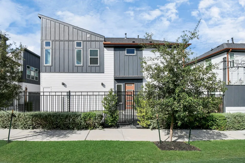 829 Emile Street Houston, TX 77020