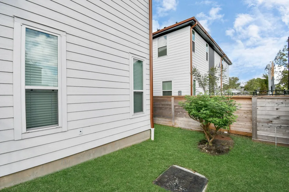 829 Emile Street Houston, TX 77020