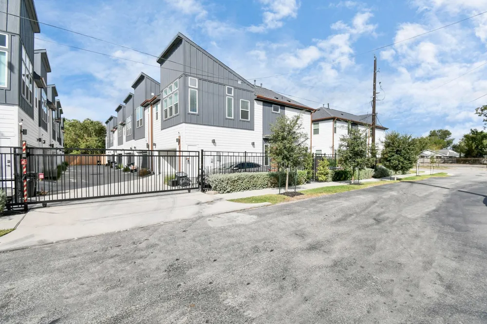 829 Emile Street Houston, TX 77020