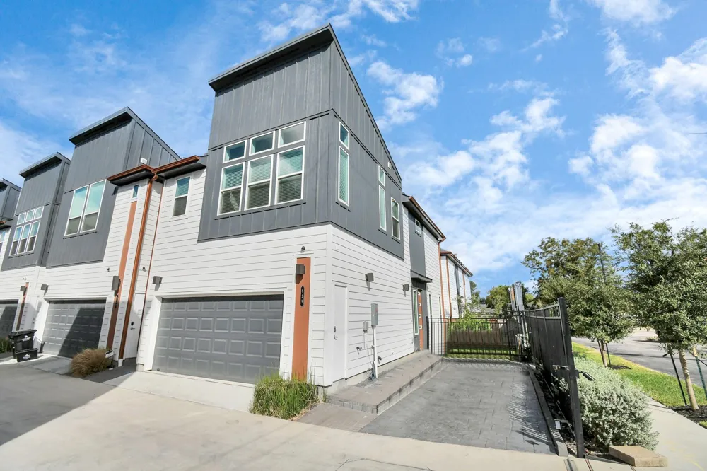 829 Emile Street Houston, TX 77020
