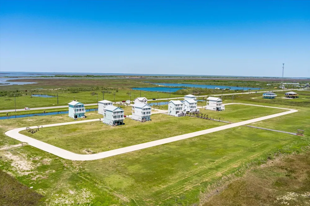 618 Arlo Terrace Gilchrist, TX 77617