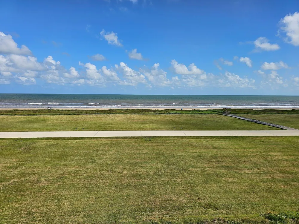 618 Arlo Terrace Gilchrist, TX 77617