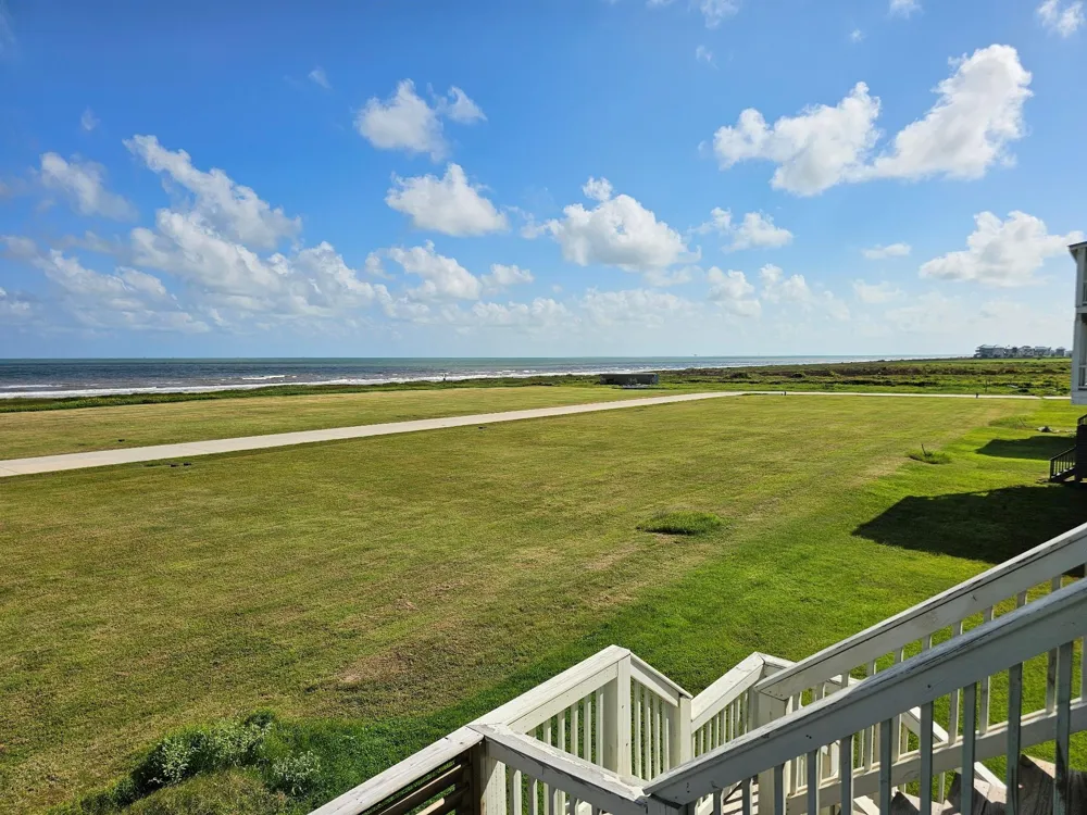 618 Arlo Terrace Gilchrist, TX 77617