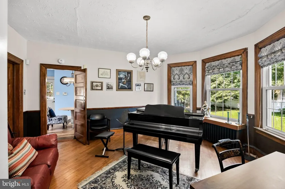 329 CINNAMINSON AVENUE Palmyra, NJ 08065