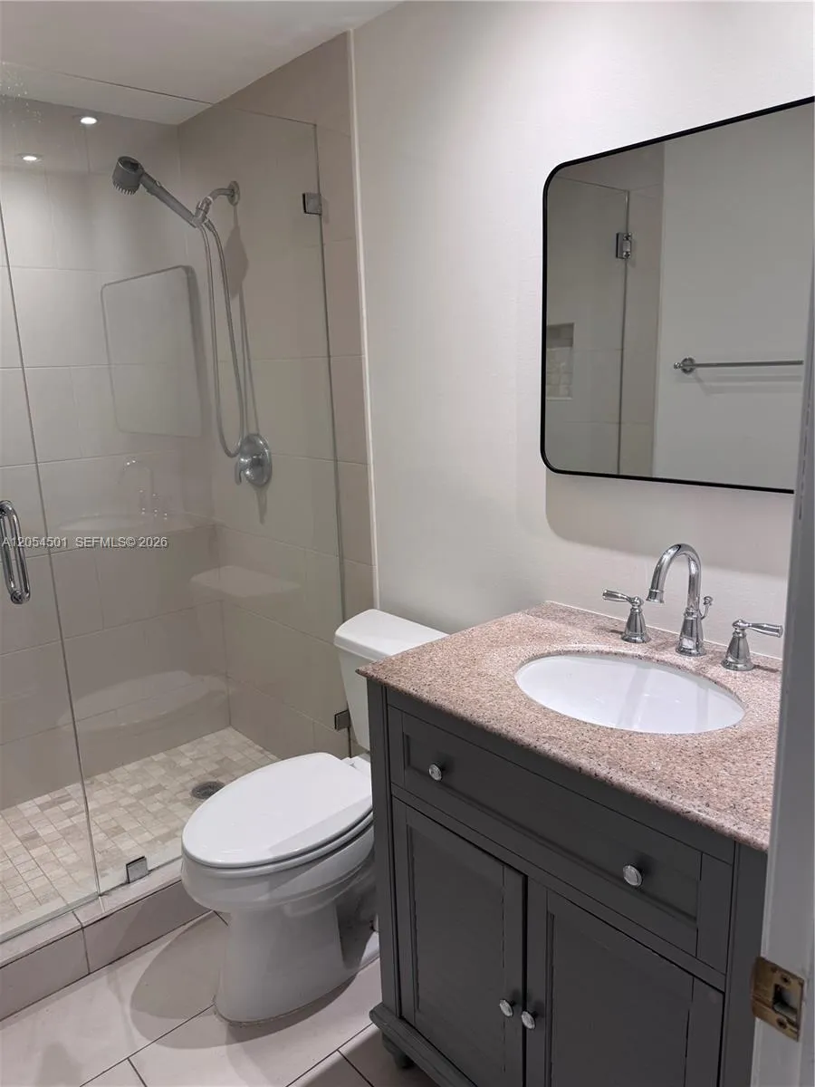 6705 Kendall Dr #301 Pinecrest, FL 33156