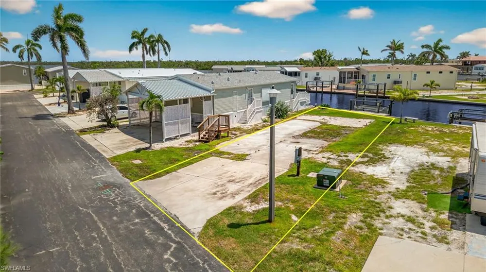 8 Galleon Way Fort Myers Beach, FL 33931