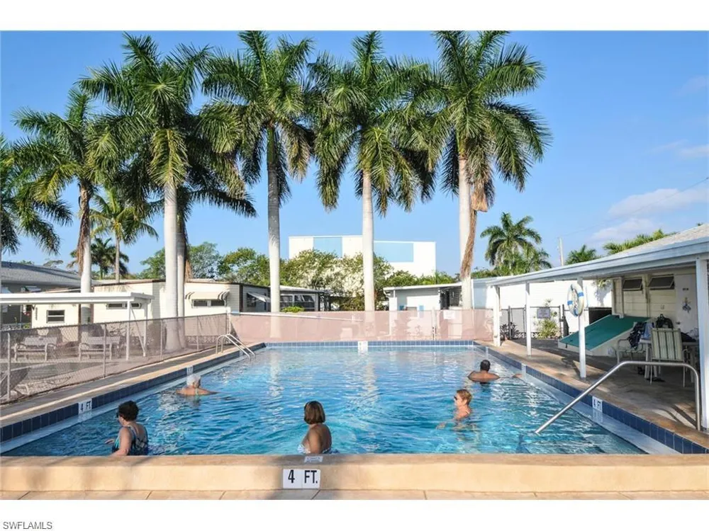 8 Galleon Way Fort Myers Beach, FL 33931