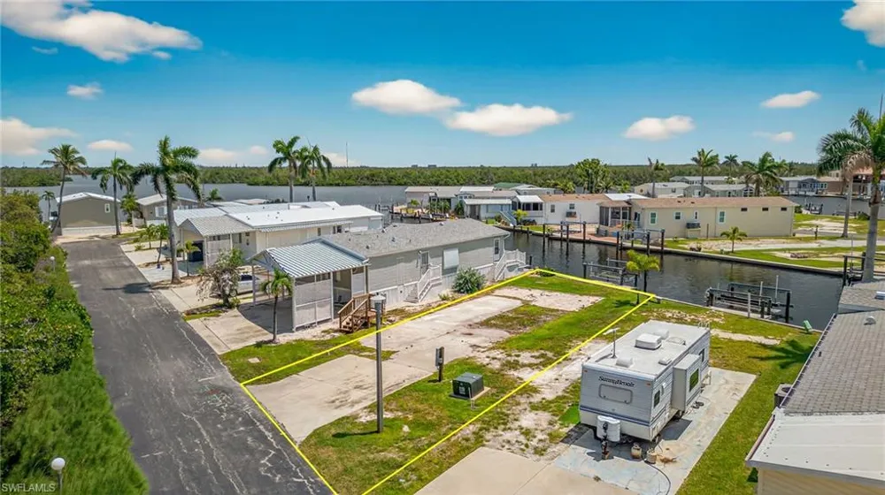 8 Galleon Way Fort Myers Beach, FL 33931