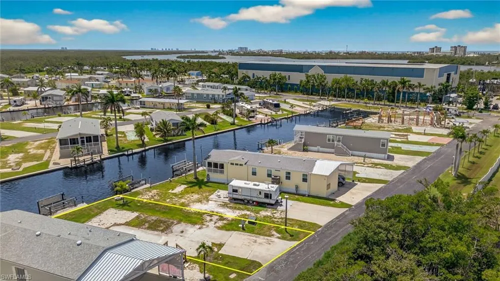 8 Galleon Way Fort Myers Beach, FL 33931