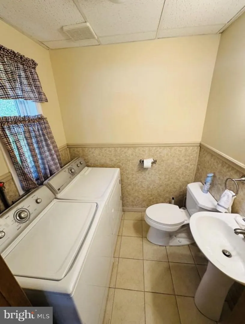 8 LOOMIS PARK RD Hanover Township, PA 18706