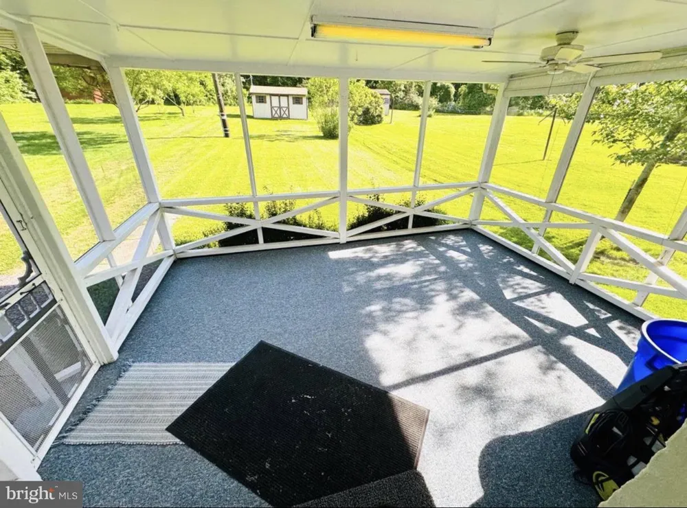 8 LOOMIS PARK RD Hanover Township, PA 18706
