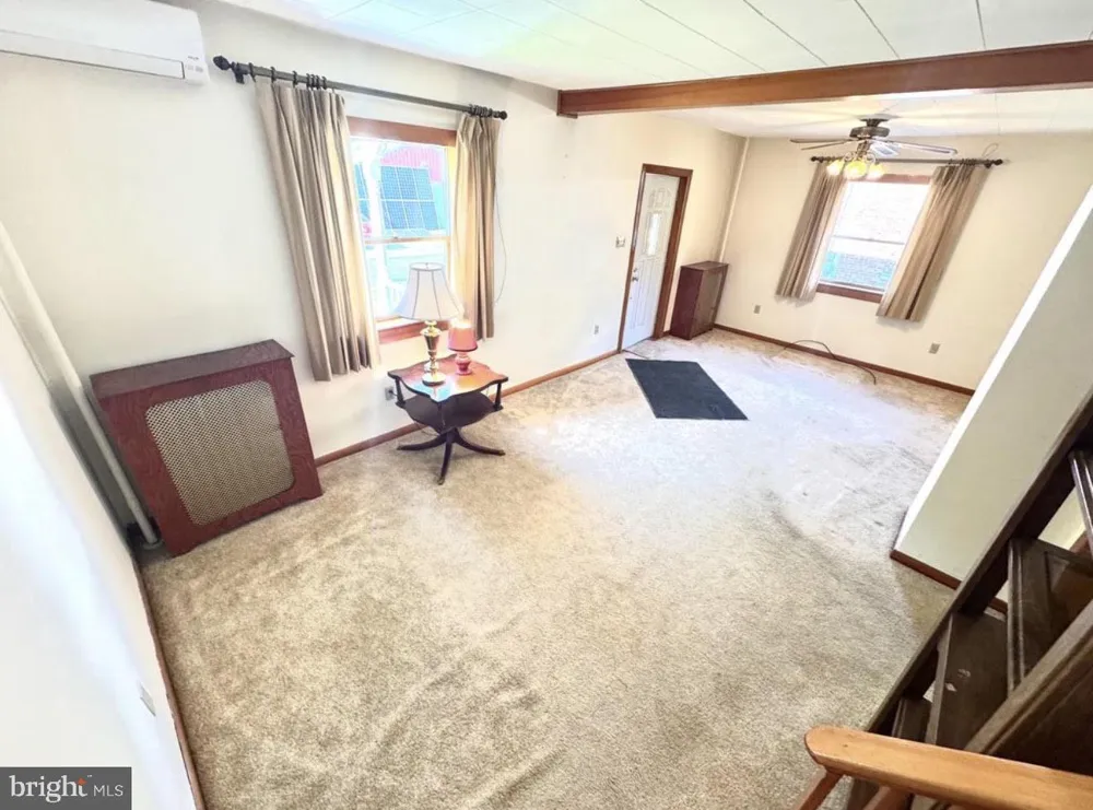 8 LOOMIS PARK RD Hanover Township, PA 18706