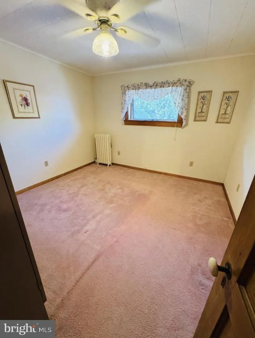 8 LOOMIS PARK RD Hanover Township, PA 18706