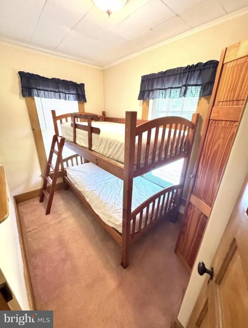 8 LOOMIS PARK RD Hanover Township, PA 18706