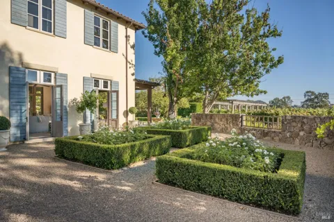 1032 Ponti Road
