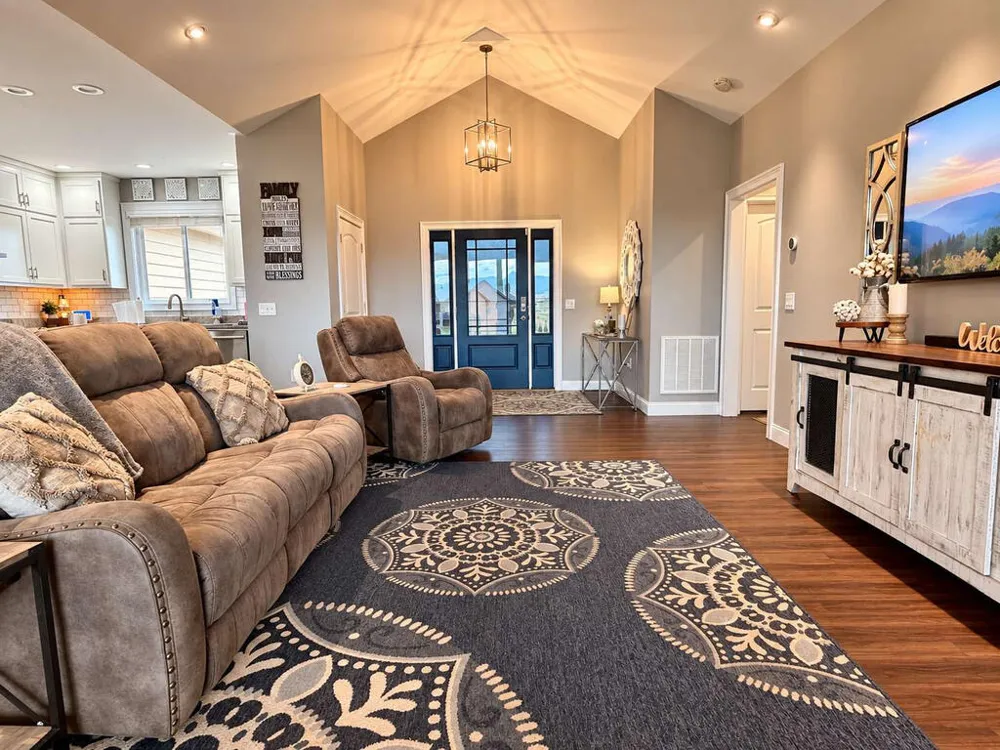 373 New Forest Road Young Harris, GA 30582