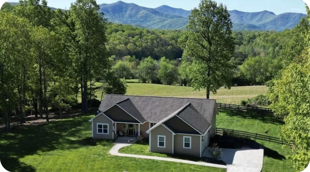 373 New Forest Road Young Harris, GA 30582