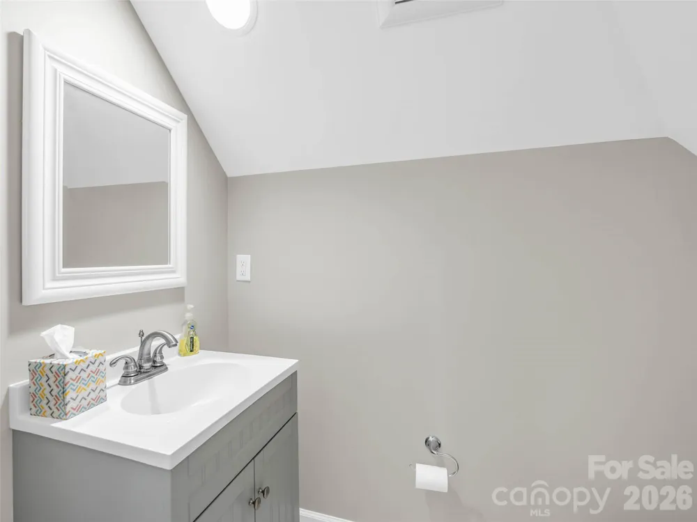930 Big Raven Lane Saluda, NC 28773