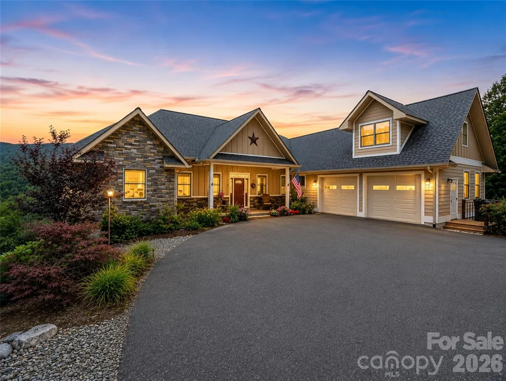930 Big Raven Lane Saluda, NC 28773