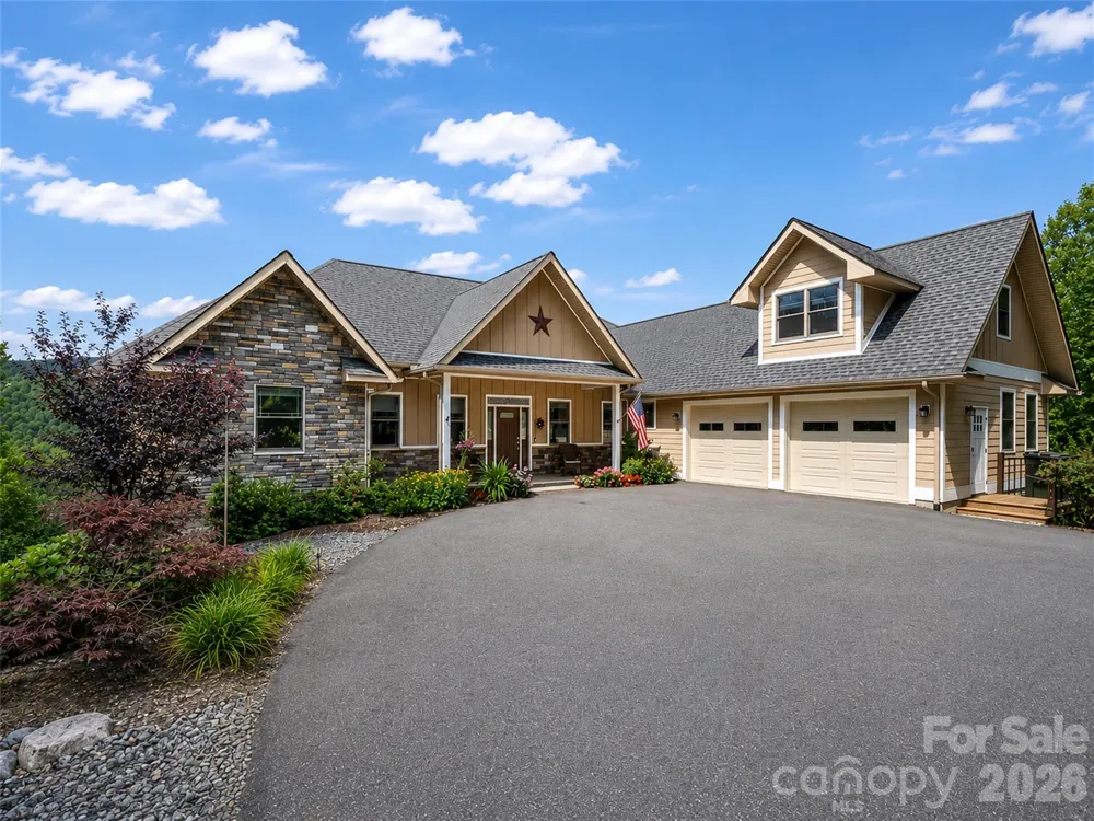 930 Big Raven Lane Saluda, NC 28773