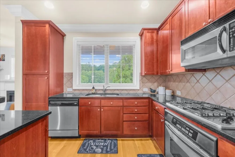 199 Le Gran Court Sandy Springs, GA 30328