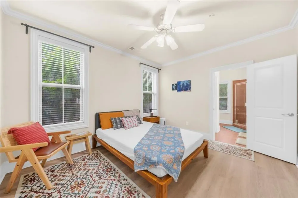 199 Le Gran Court Sandy Springs, GA 30328