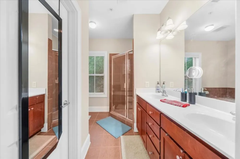 199 Le Gran Court Sandy Springs, GA 30328