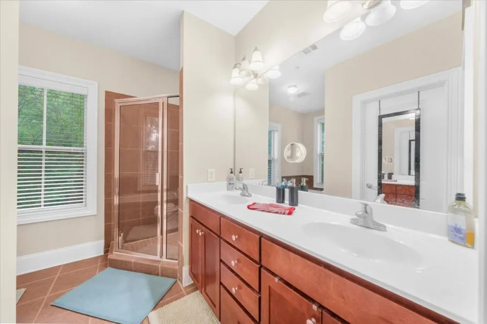 199 Le Gran Court Sandy Springs, GA 30328