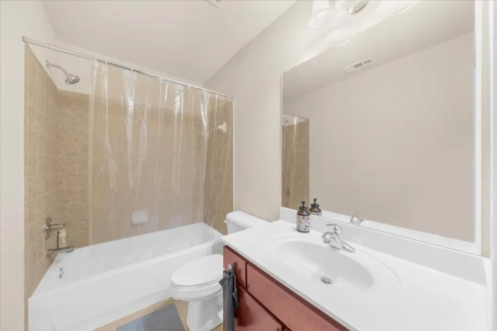 199 Le Gran Court Sandy Springs, GA 30328