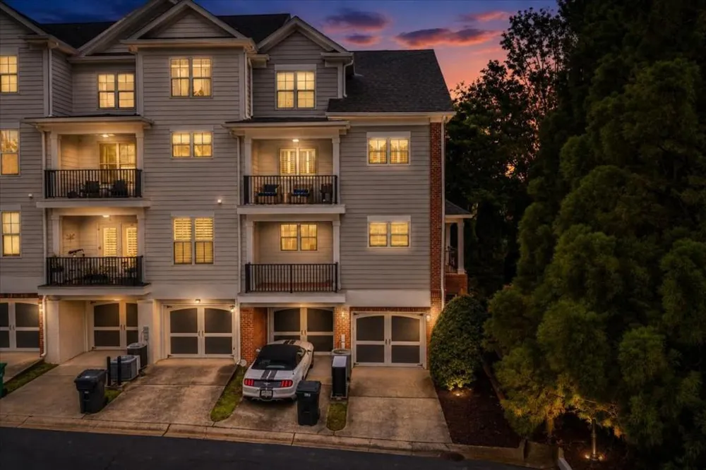 199 Le Gran Court Sandy Springs, GA 30328